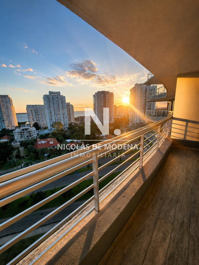 Foto de En venta apartamento de 2 dormitorios, en Mansa Punta del Este, imagen 2