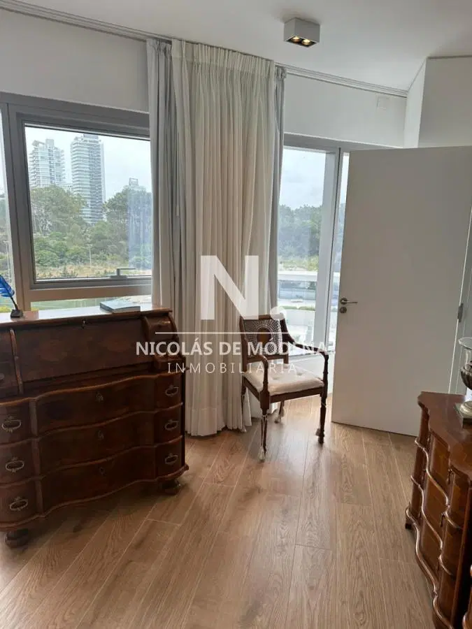 APARTAMENTO TORRE TRUMP 2 DORM. Y 3 BAÑOS 3