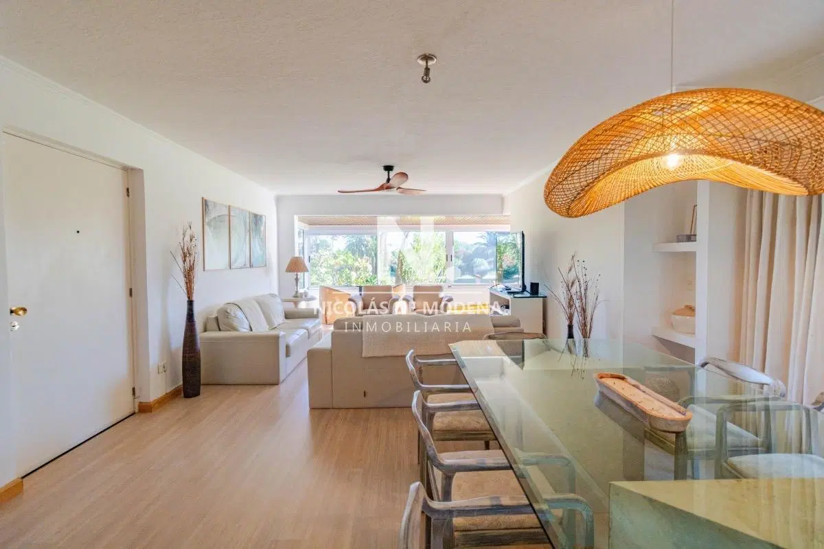 Amplio apartamento de 3 dormitorios en Aidy Grill, Punta del Este 1
