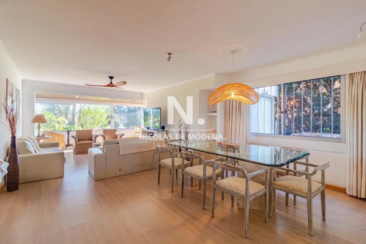Amplio apartamento de 3 dormitorios en Aidy Grill, Punta del Este 2