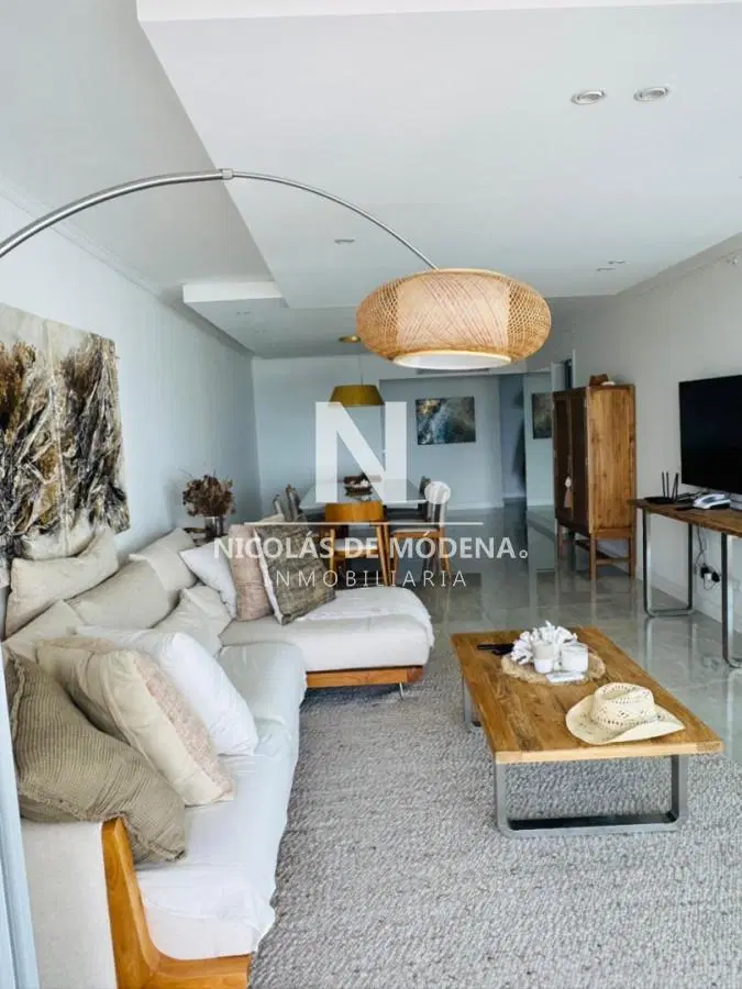 En alquiler apartamento en Mansa con vista al mar de 3 dormitorios 3