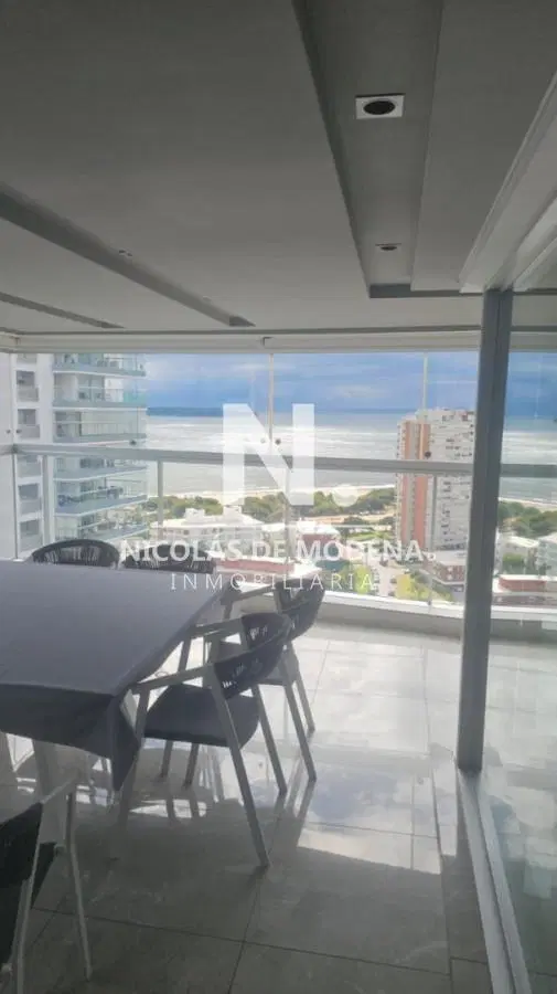 En alquiler apartamento en Mansa con vista al mar de 3 dormitorios 2