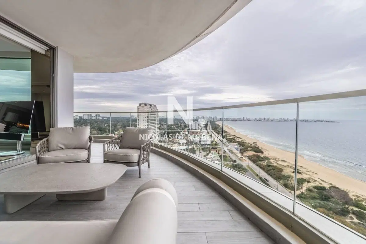 Departamento de 4 dormitorios en venta en Torre Premium en Punta del Este, Torre Fendi Chateau 3