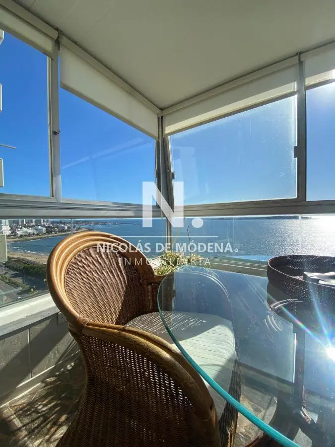 Venta de Apartamento de 3 dormitorios Frente al Mar en Playa Mansa - Punta del Este 5