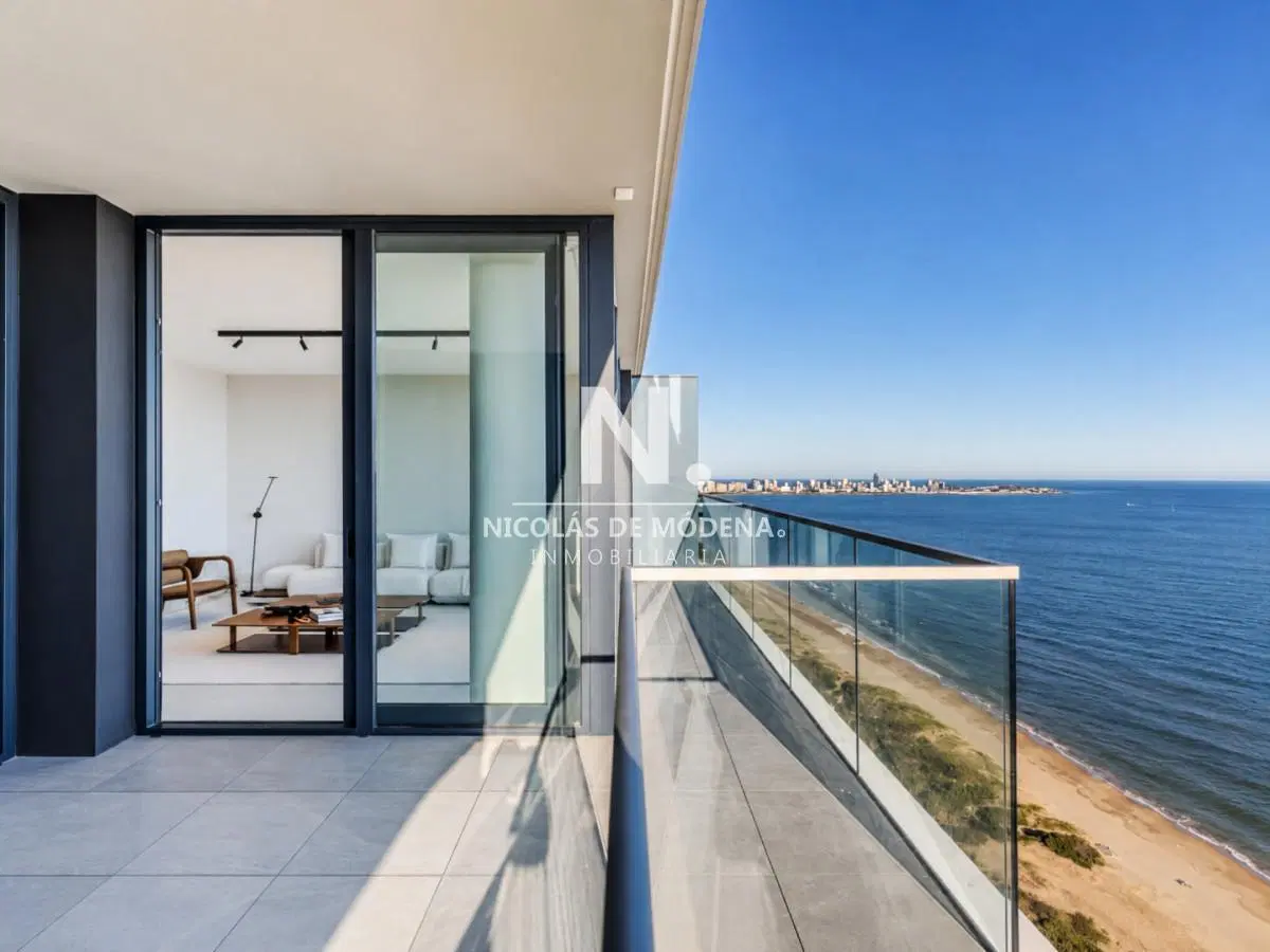 Exclusivo Apartamento Dúplex de 4 dormitorios en Venta - Venetian Luxury Residences, Playa Mansa, Pu 4