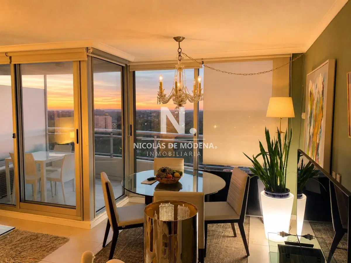 Penthouse Exclusivo en Zona Premium: Amplio Living Comedor, 2 Baños, Toilette y Doble Garaje en Torr 2
