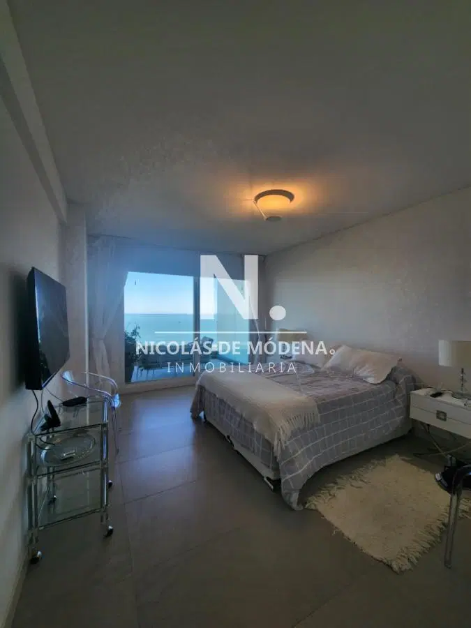 Vende apartamento de 3 dormitorios en suite, con vista al mar en Brava, Punta del Este 8