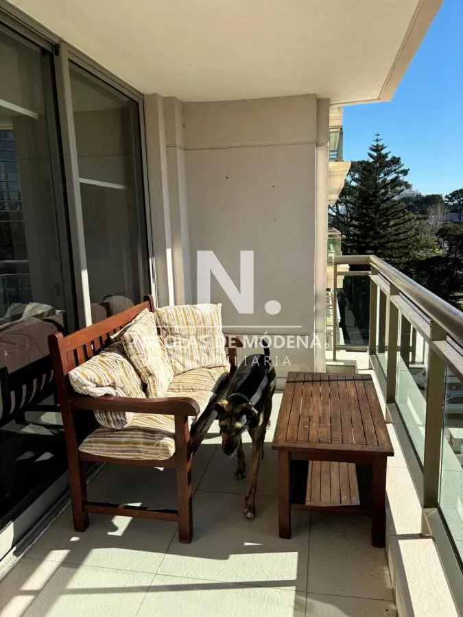 Apartamento en venta en excelente ubicacion, 2 dormitorios prox a Punta Shippong 1