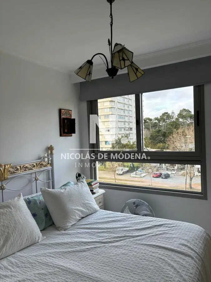Apartamento en venta en excelente ubicacion, 2 dormitorios prox a Punta Shippong 3