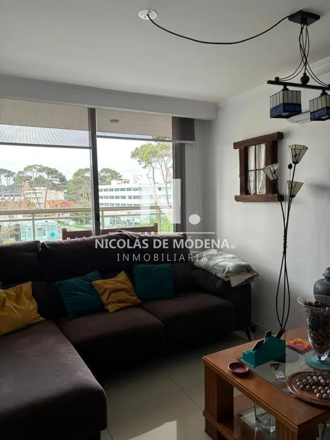 Apartamento en venta en excelente ubicacion, 2 dormitorios prox a Punta Shippong 5