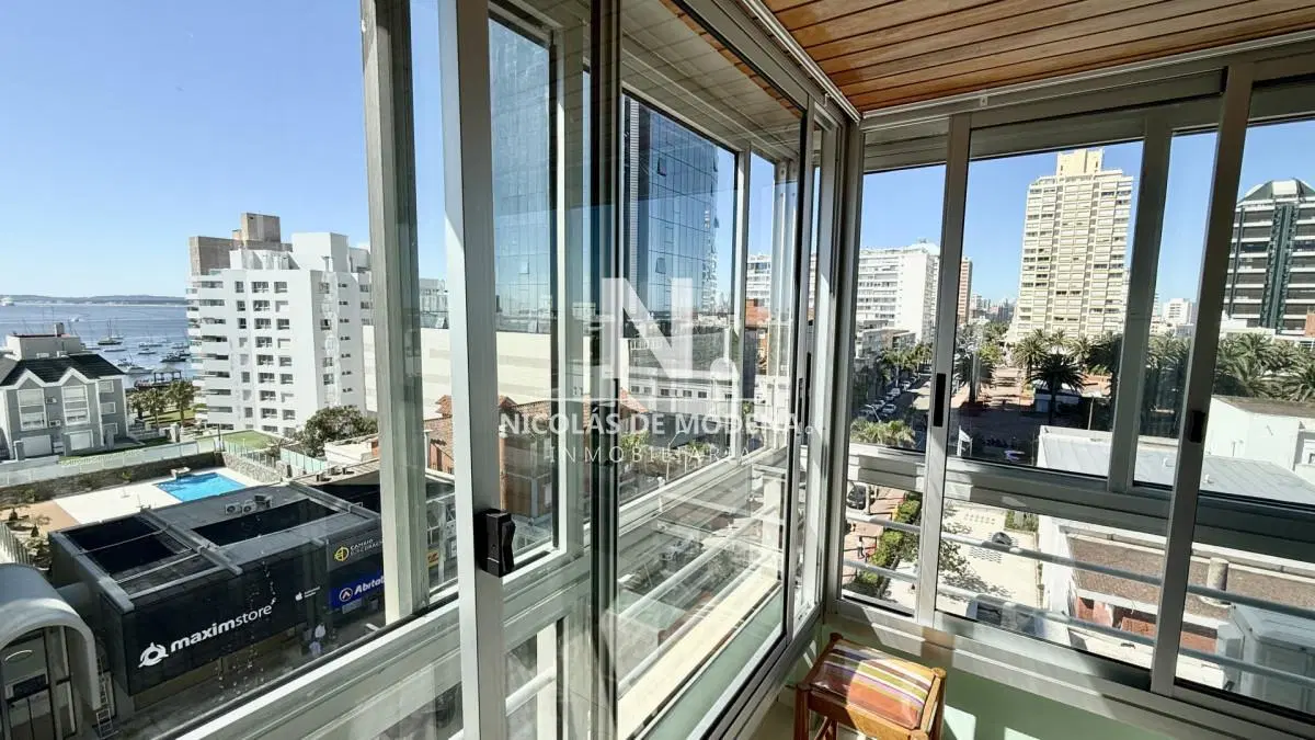 IMPERDIBLE VISTA AL PUERTO! departamento de 2 dormitorios en venta 8