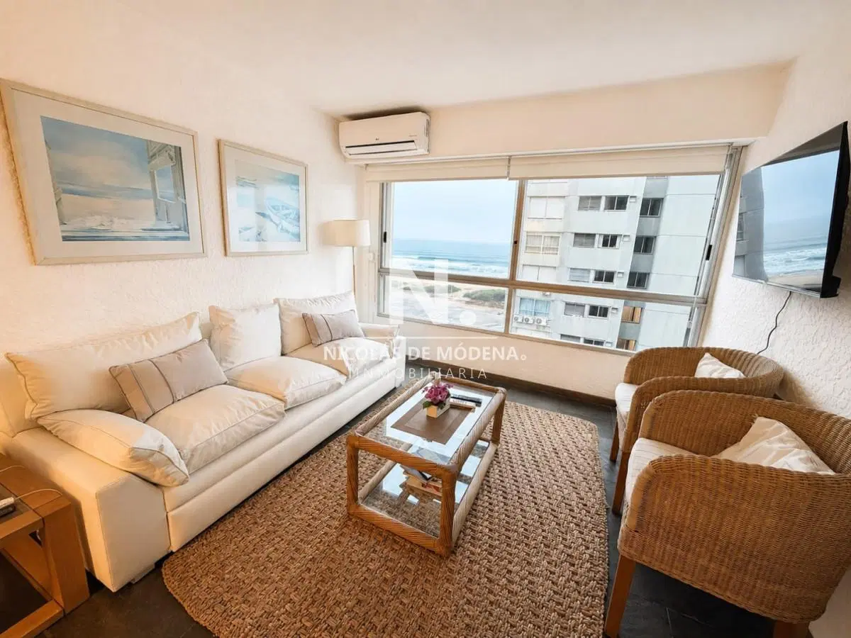 Apartamento Frente al Mar en Brava Punta del Este 2