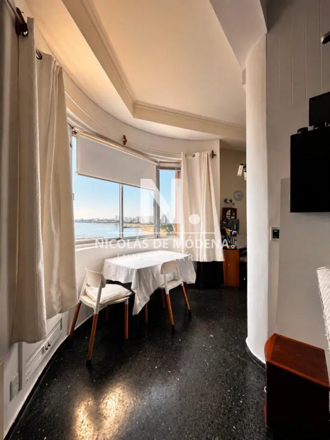 Apartamento en edificio emblematico con vista al mar en venta 5