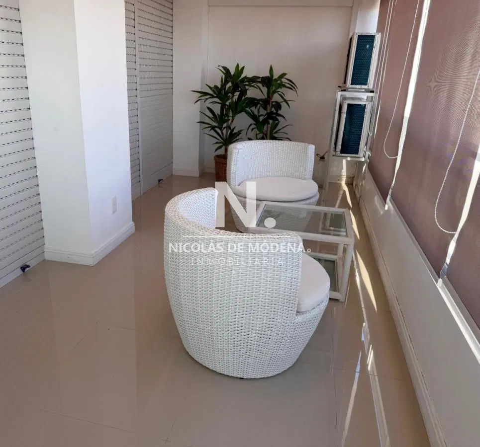 Apartamento en venta frente al mar, parada 19 playa mansa 2