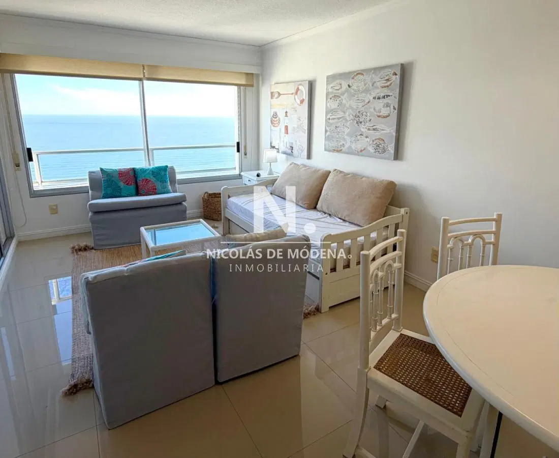 Apartamento en venta frente al mar, parada 19 playa mansa 5