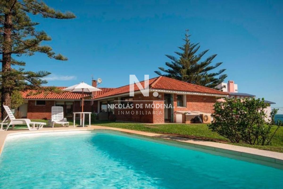 Foto de Excelente casa en venta y alquiler - Playa Mansa de 4 dormitorios, imagen 2