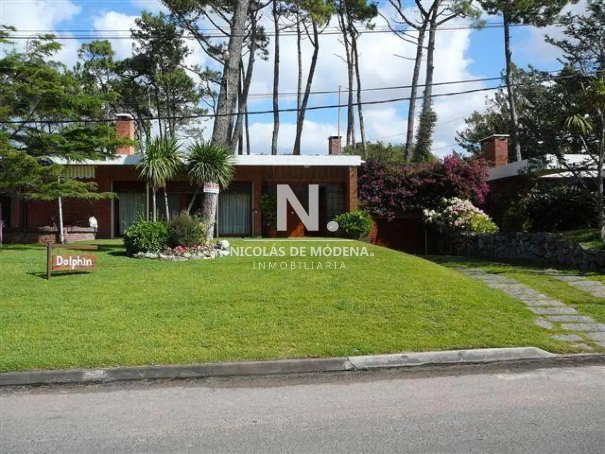 Vende casa en Mansa, Punta del Este de 3 dormitorios. 2