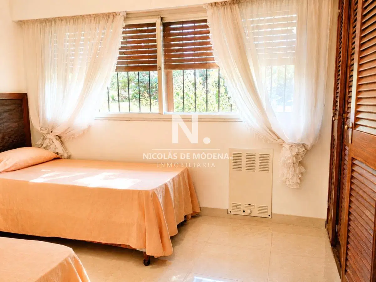 Espectacular chalet en zona residencial proximo a Punta Shopping 8