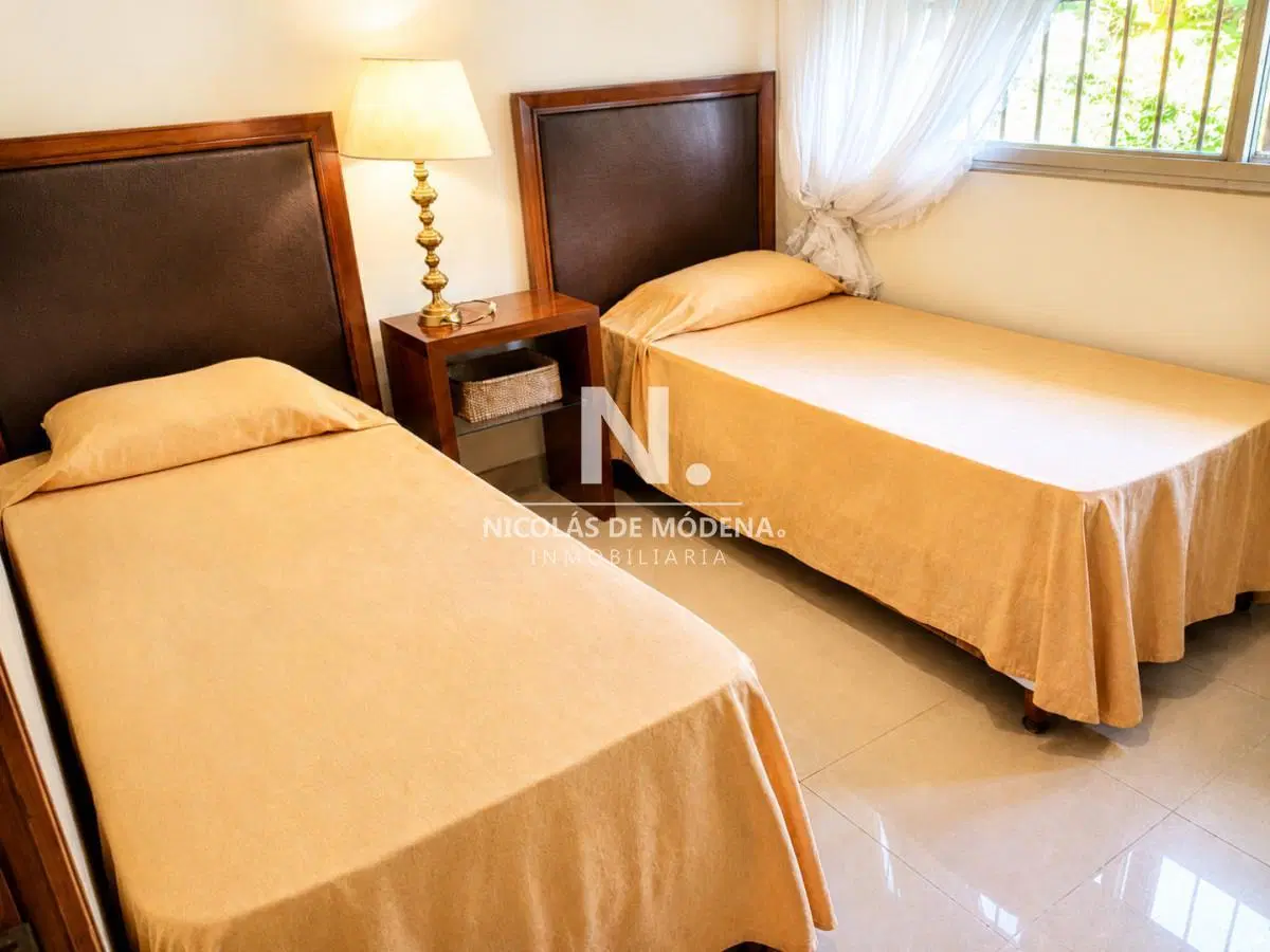 Espectacular chalet en zona residencial proximo a Punta Shopping 2