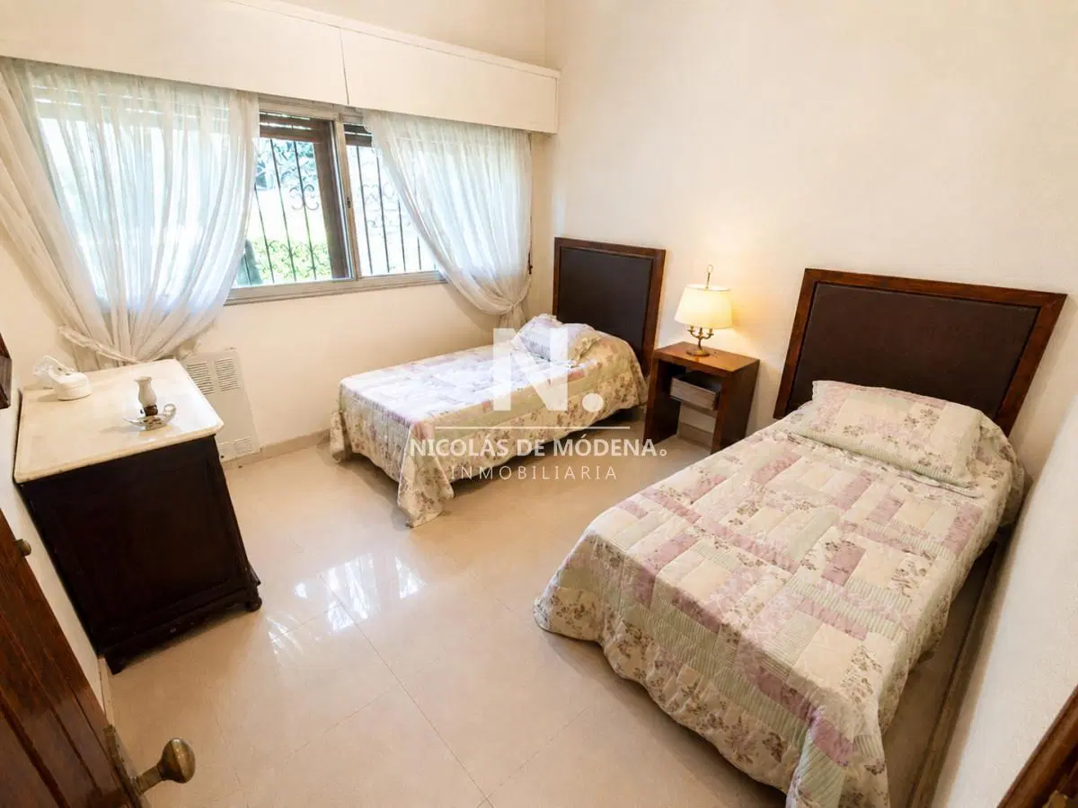 Espectacular chalet en zona residencial proximo a Punta Shopping 5