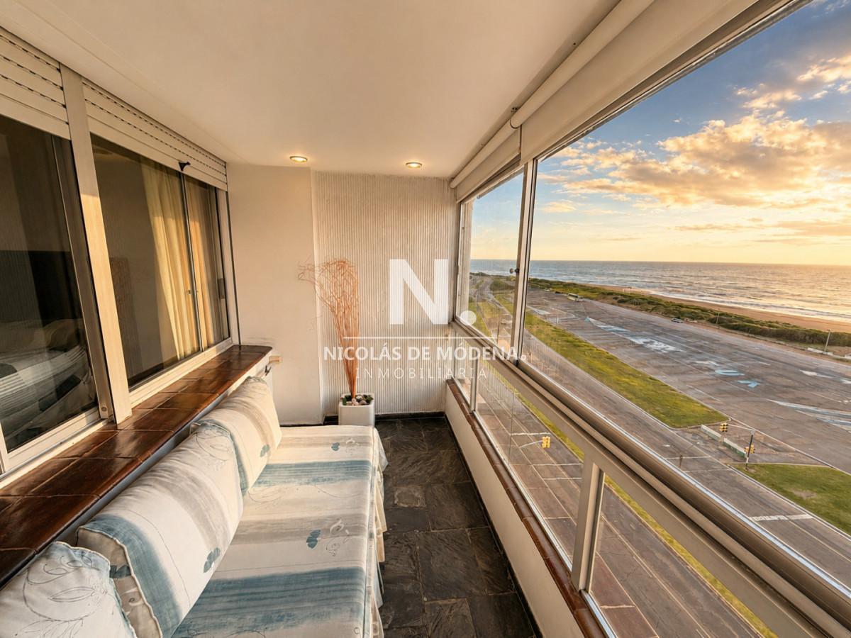 Foto de Apartamento de 1 dormitorio en venta, con garage en Brava, Punta del Este, imagen 2