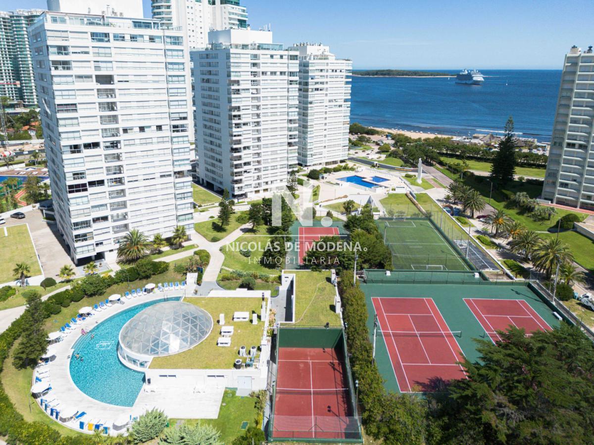 Foto de En venta apartamento de 2 dormitorios y medio en Mansa, Punta del Este, imagen 4