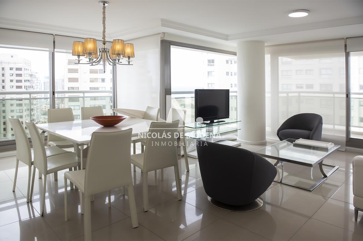 Foto de Increíble apartamento con excelente vista al mar. Torre Imperiale., imagen 1