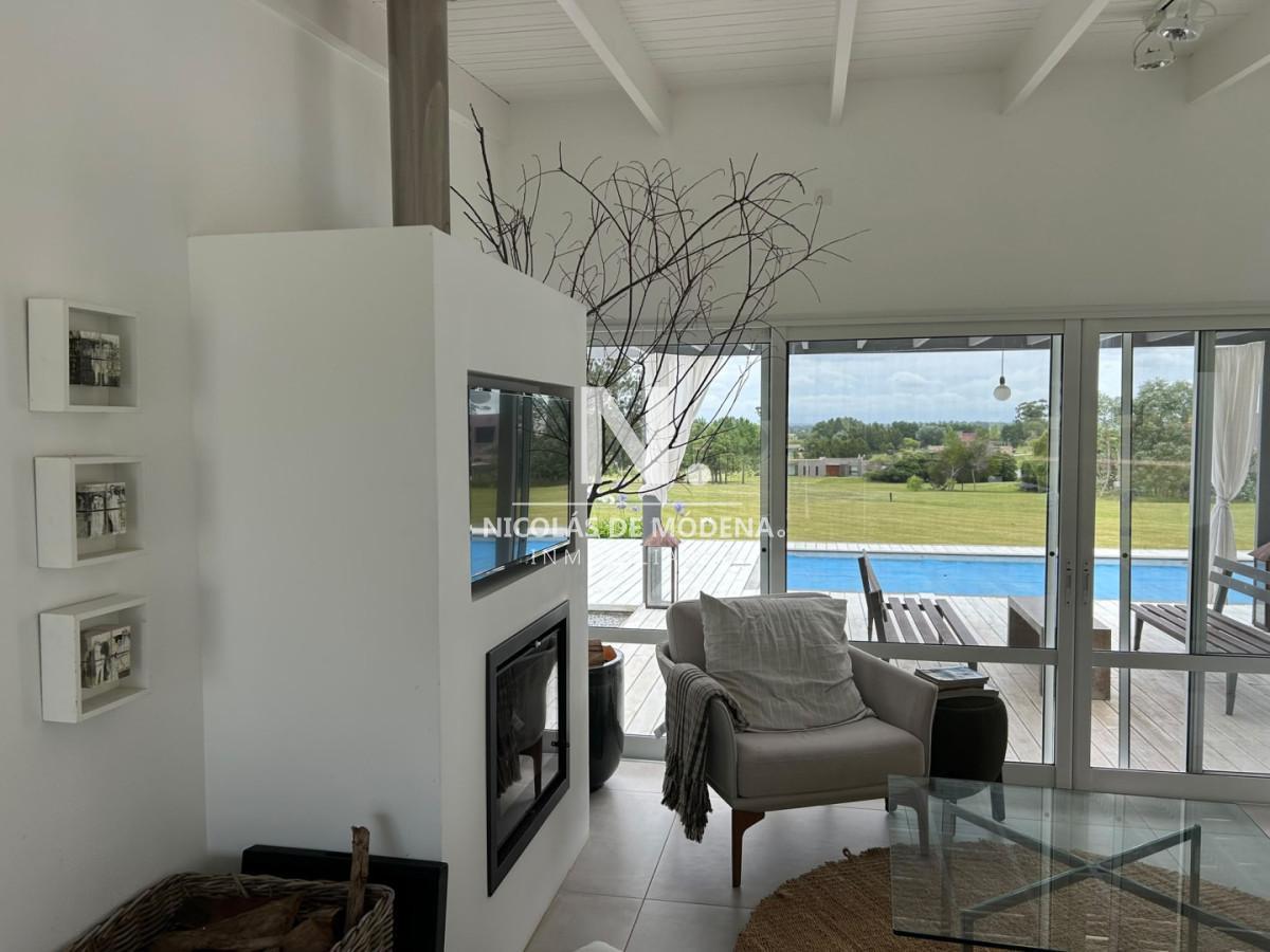 Foto de Casa en venta y alquiler de estilo minimalista dentro de Barrio Privado, imagen 4
