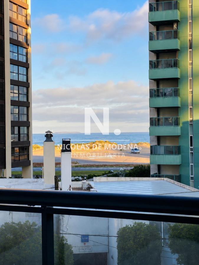 Foto de En venta apartamento impecable de 2 dormitorios en Playa Brava, Punta, imagen 1