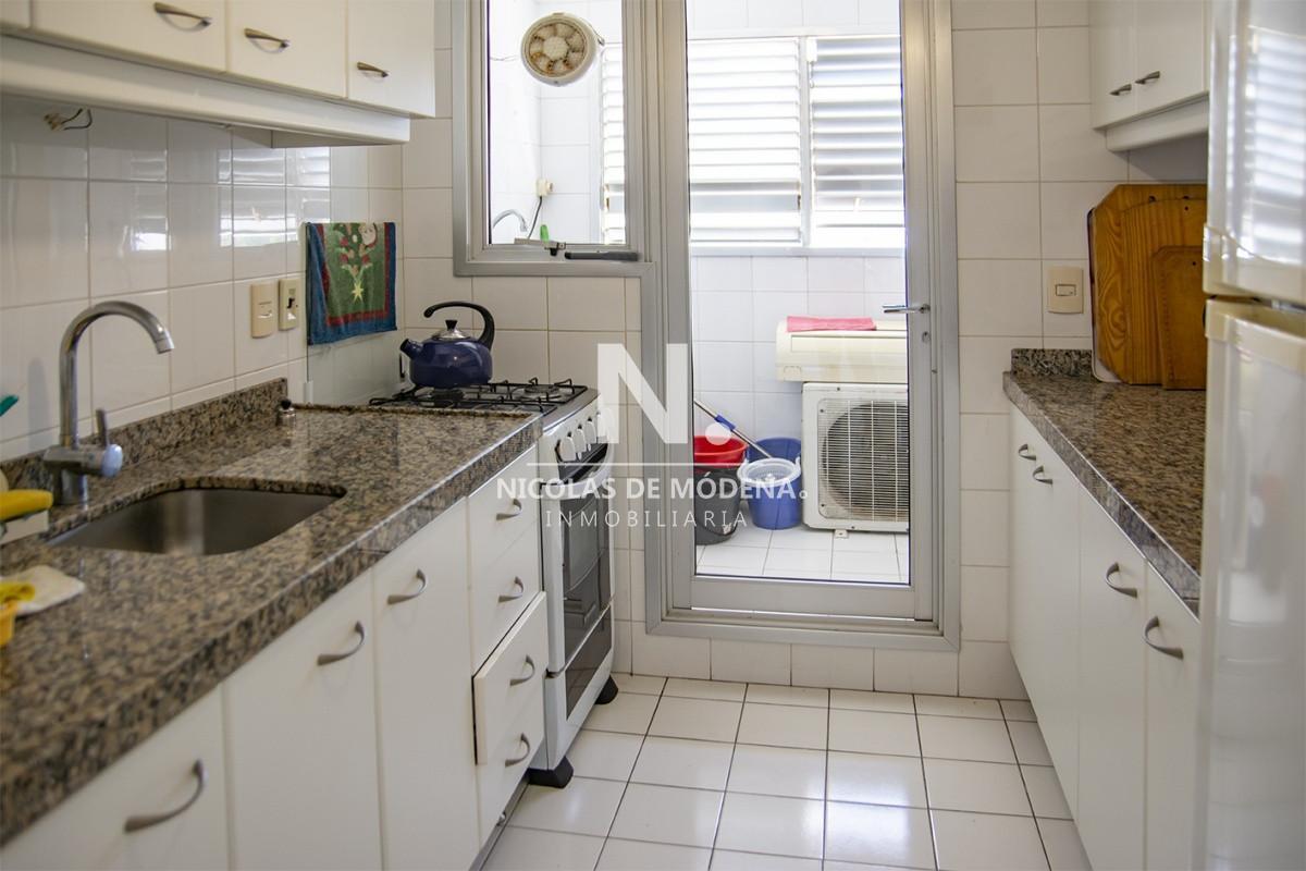 Foto de En venta apartamento de 3 dormitorios con muy buena vista a la bahía, imagen 2