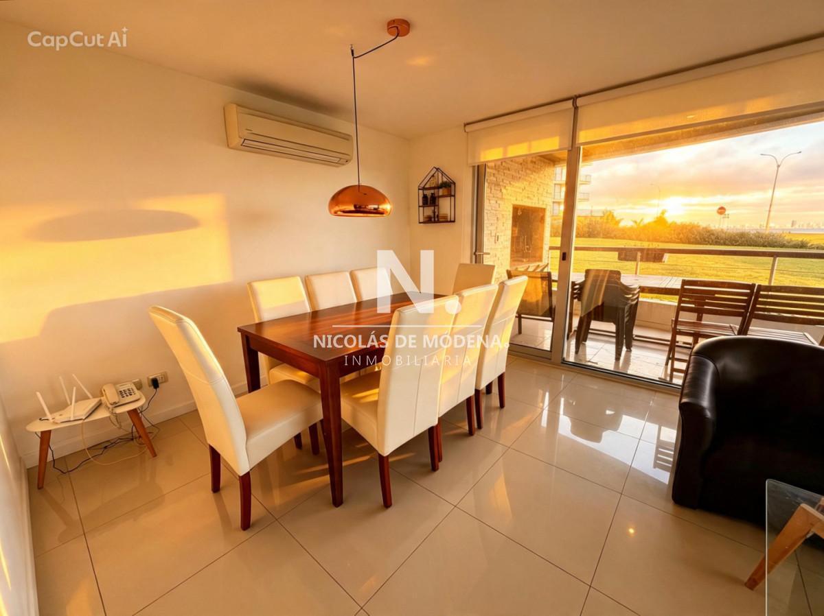 Foto de Apartamento en primera linea playa mansa, 3 dormitorios, imagen 1