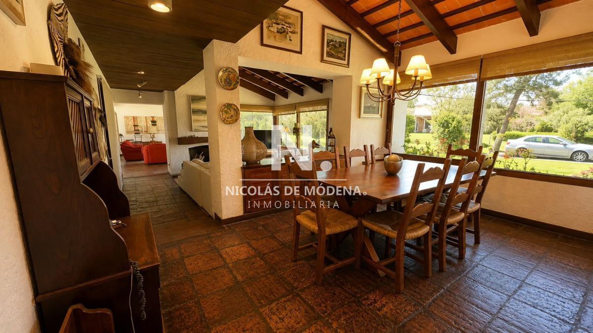 Foto de CASA EN VENTA 5 DORMITORIOS A 150 metros del mar-Pinares, imagen 4