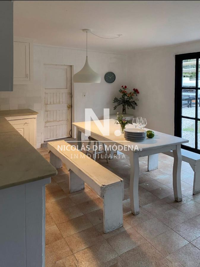 Foto de Amplia casa a la venta en Punta del Este de 6 dormitorios en el Tesoro, imagen 5