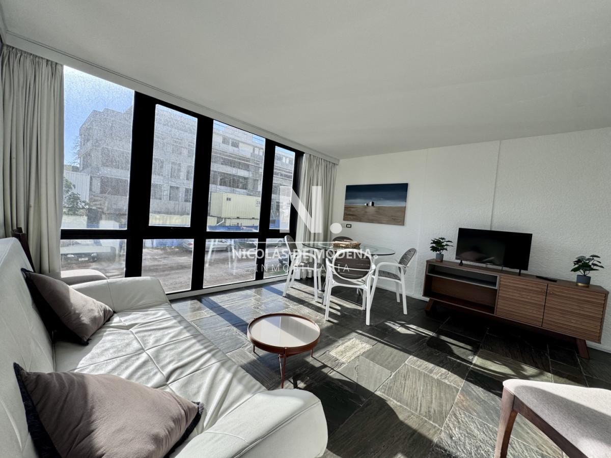 Foto de Apartamento de dos dormitorios en primera línea, Playa Brava, imagen 4