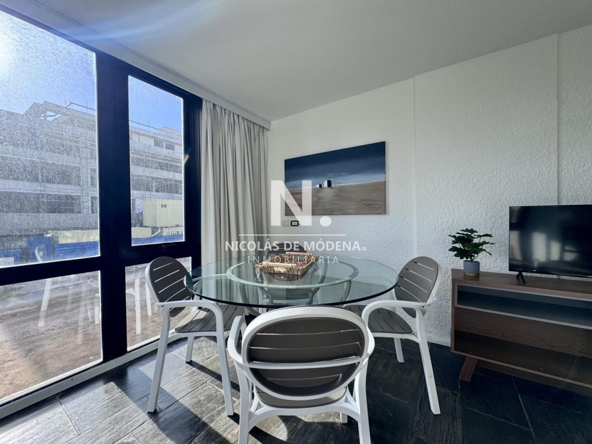 Foto de Apartamento de dos dormitorios en primera línea, Playa Brava, imagen 5