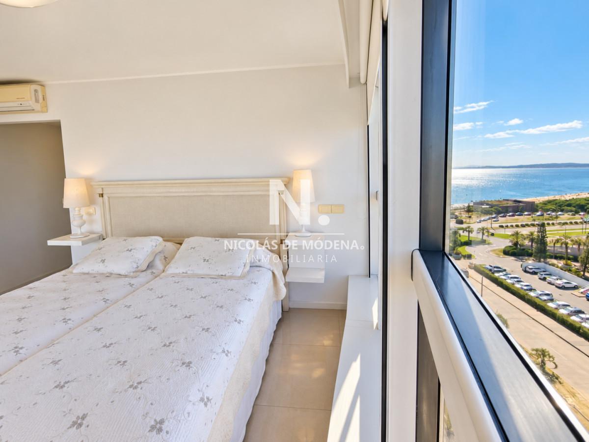 Foto de Apartamento en venta en Playa Mansa — Punta del Este de 3 dormitorios, imagen 2