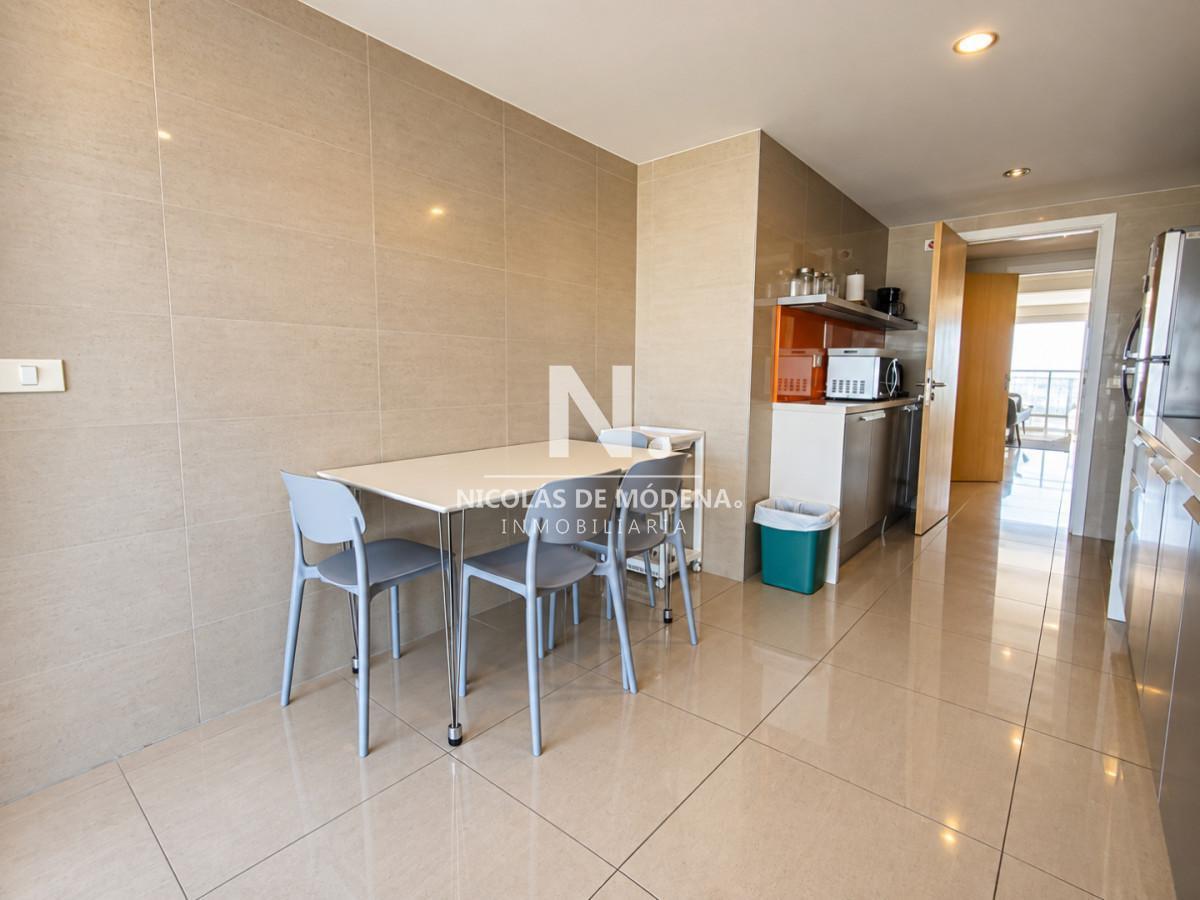 Foto de Apartamento en venta en Playa Mansa — Punta del Este de 3 dormitorios, imagen 4