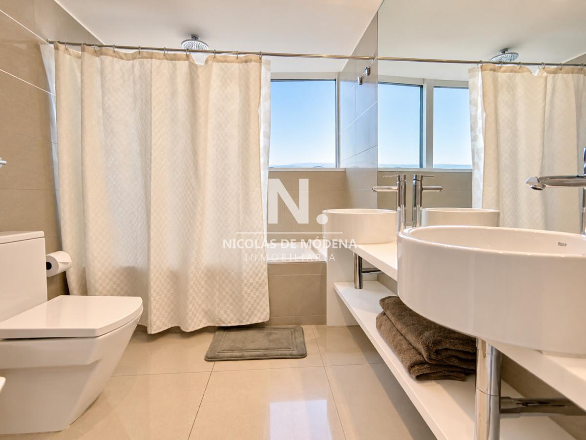 Foto de Apartamento en venta en Playa Mansa — Punta del Este de 3 dormitorios, imagen 5