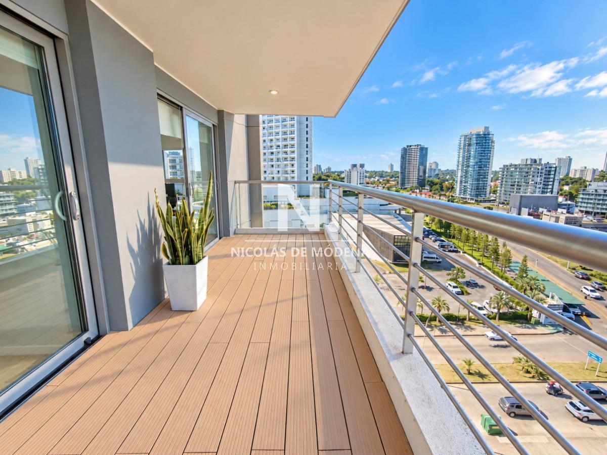 Foto de Apartamento en venta en Playa Mansa — Punta del Este de 3 dormitorios, imagen 1