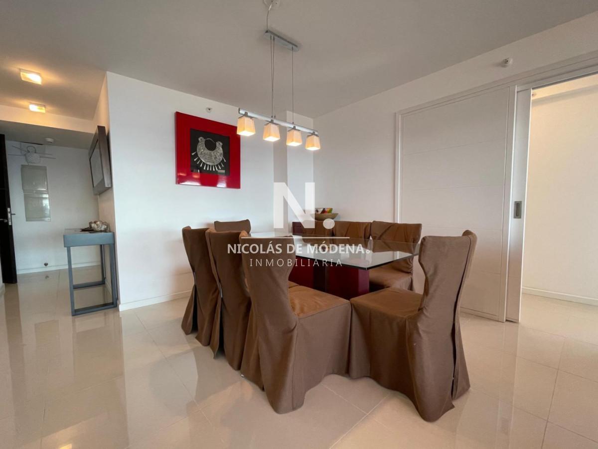 Foto de Apartamento en Punta del Este de 3 dormitorios en venta en PlayaBrava, imagen 2