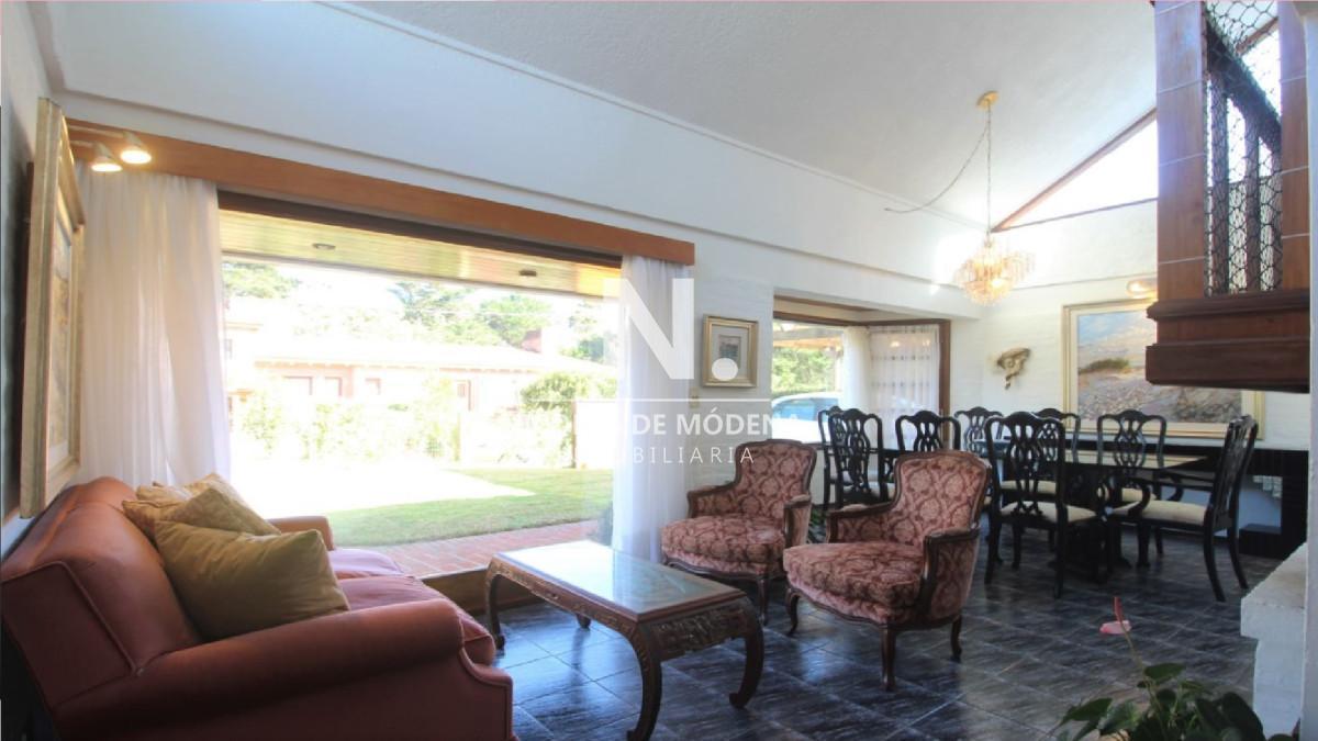 Foto de Casa en venta en playa Brava a solo 100 mts del mar. 4 dormitorios +, imagen 5