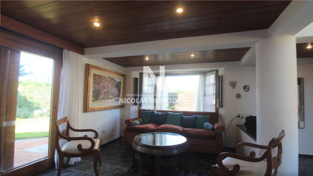 Foto de Casa en venta en playa Brava a solo 100 mts del mar. 4 dormitorios +, imagen 4