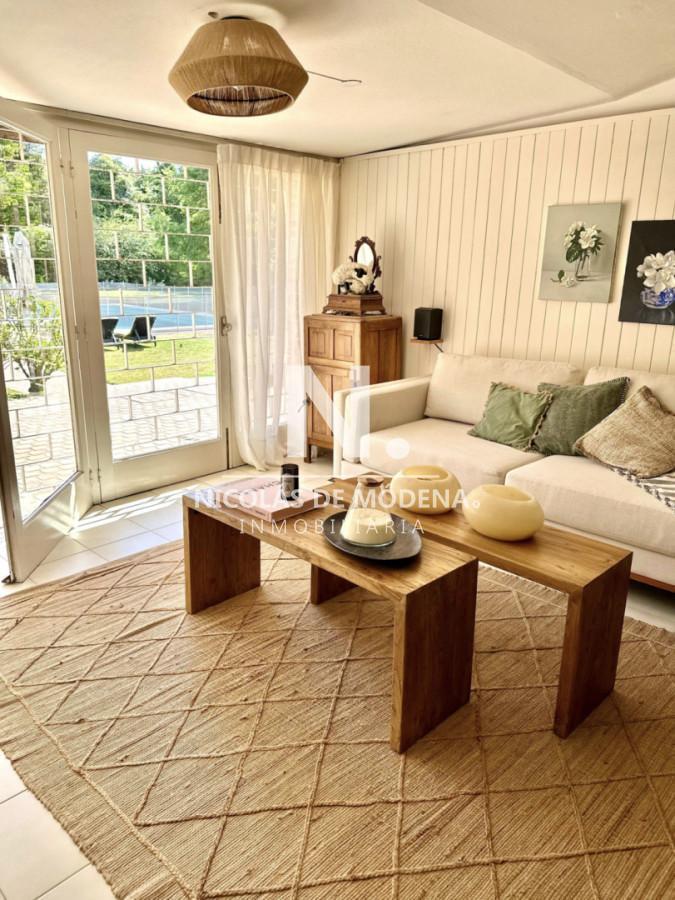 Foto de Casa de 3 domritorios y dependencia en venta en excelente ubicacion, imagen 2