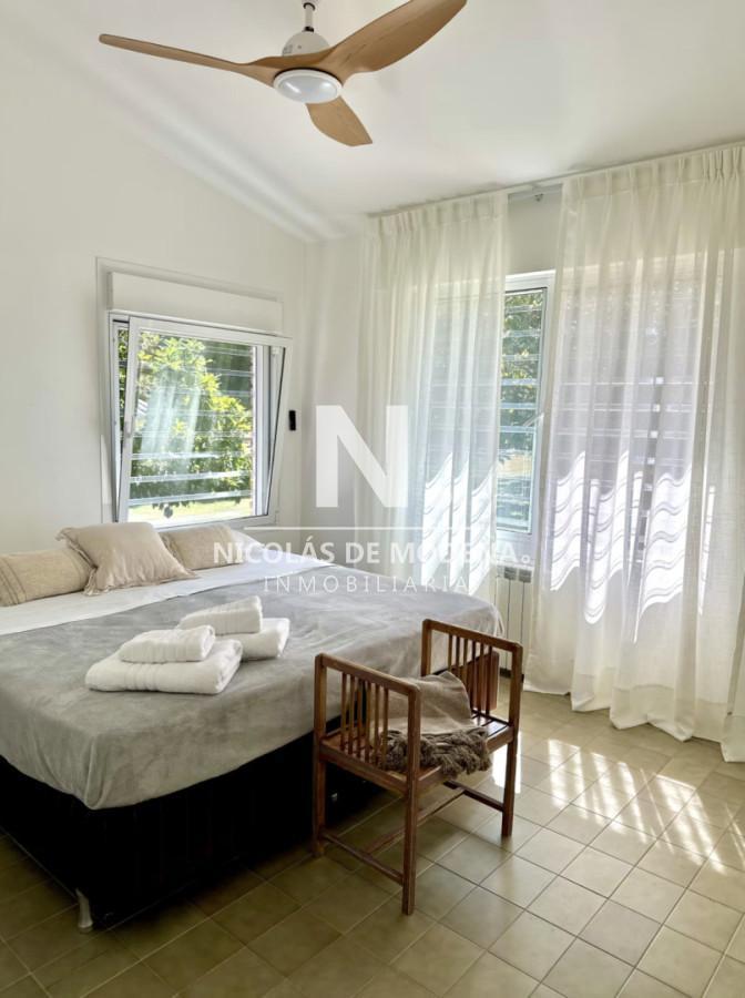 Foto de Casa de 3 domritorios y dependencia en venta en excelente ubicacion, imagen 3