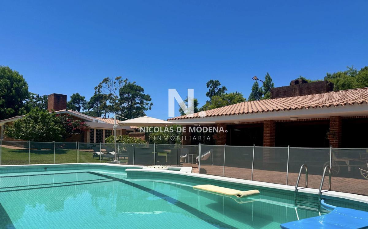 Foto de Casa de 3 domritorios y dependencia en venta en excelente ubicacion, imagen 1