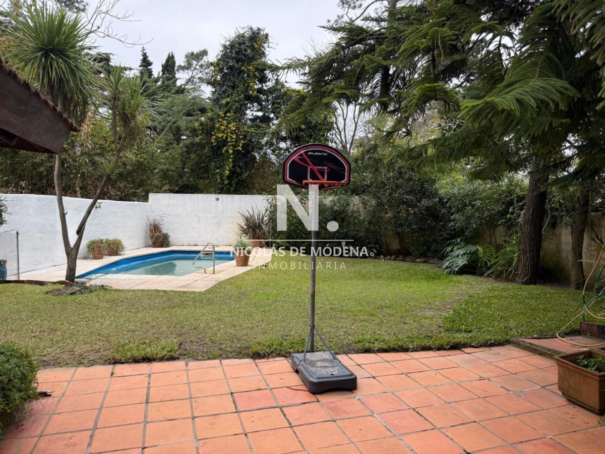 Foto de A pocas cuadras de la playa - Casa de 4 dormitorios en Venta, Pinares, imagen 4