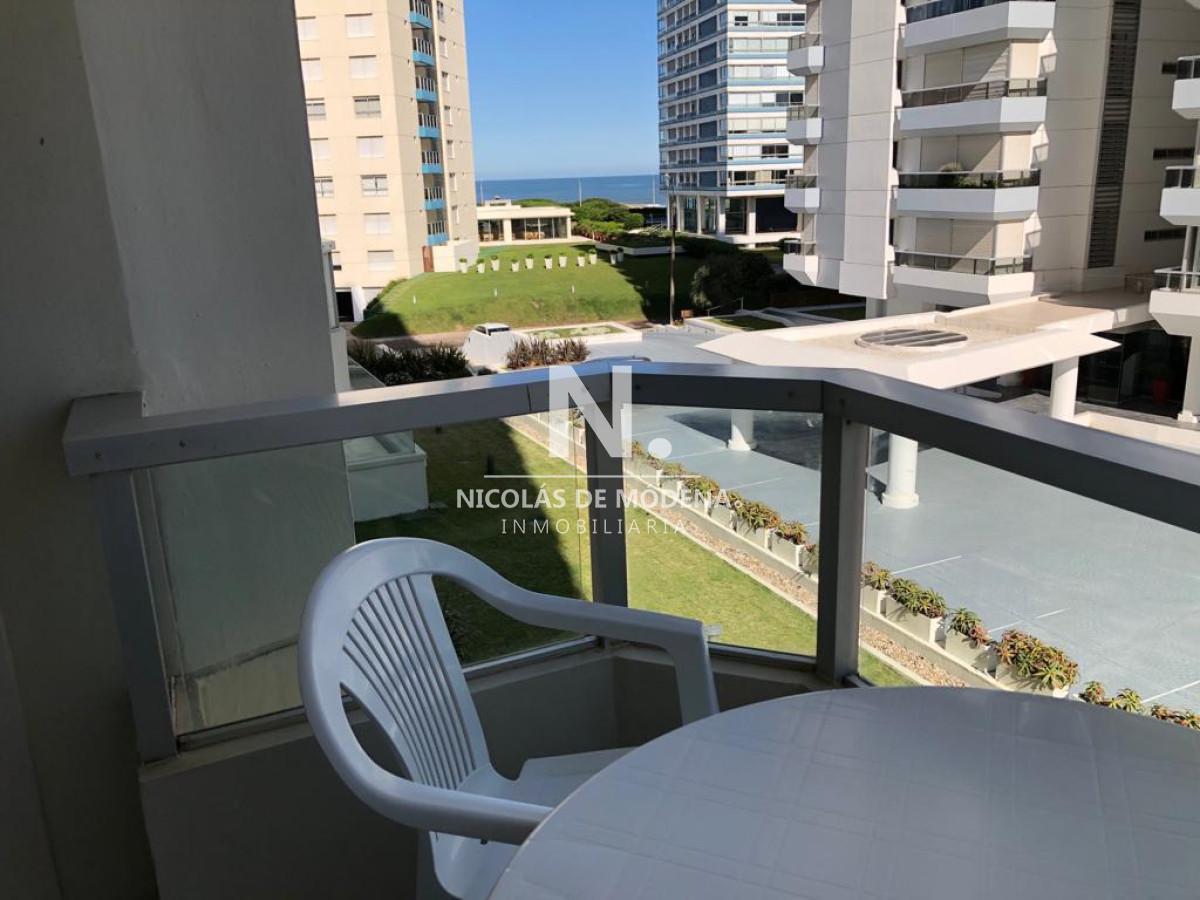 Foto de Apartamento de 1 dormitorio en Torre Marina I - Playa Brava, imagen 2