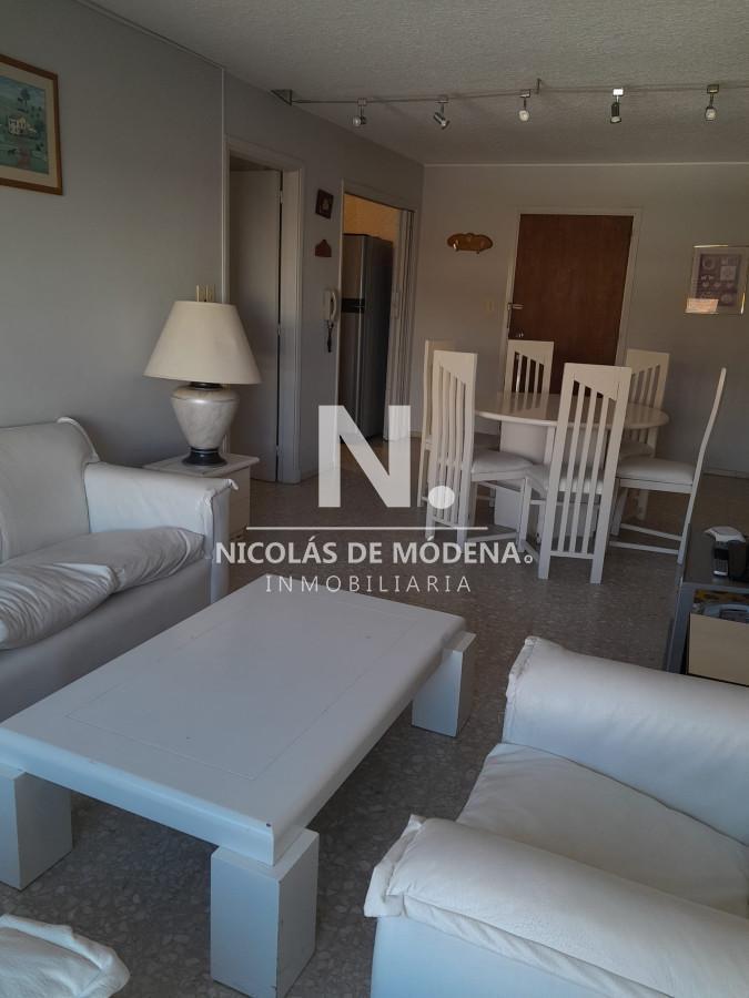 Foto de Apartamento de 3 Dormitorios En Venta en la Península de Punta del Este, imagen 2