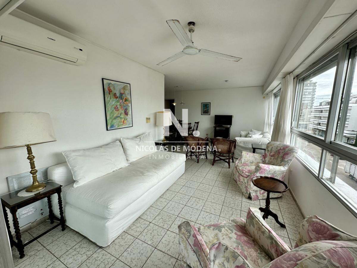 Foto de Apartamento en venta de dos dormitorios con garaje en peninsula, imagen 1