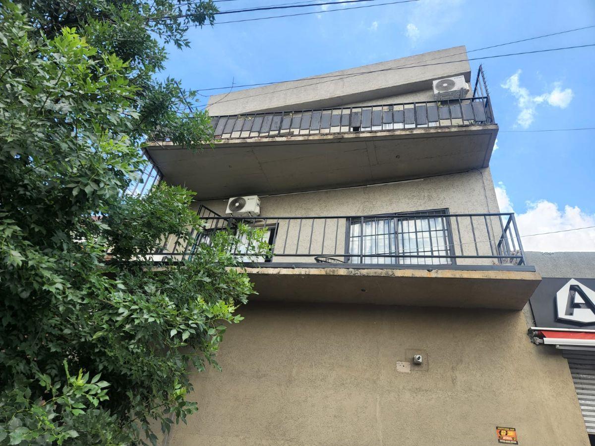 Departamento en venta de tres ambientes en Lanús